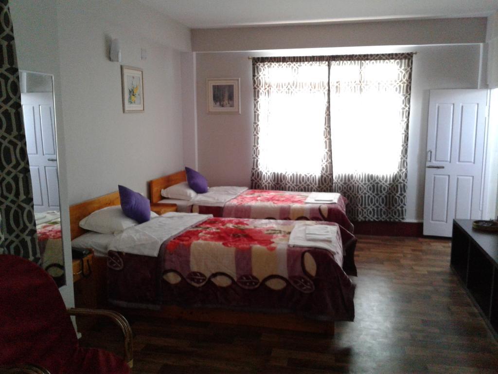 Aapas Residency Hotel Kalimpong Exterior photo