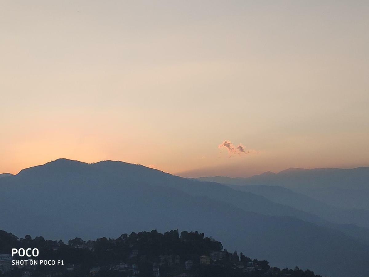 Aapas Residency Hotel Kalimpong Exterior photo